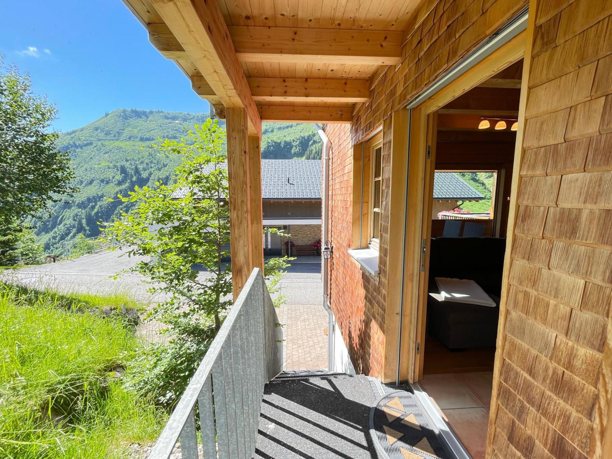 Damuelser Holzhus Apartment Exterior photo